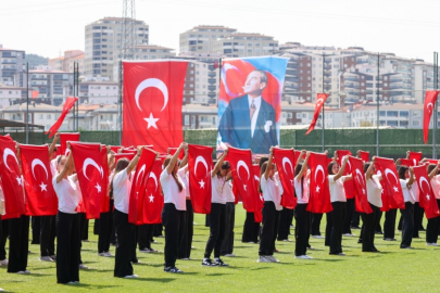 19 Mayıs Atatürk’ü Anma, Gençlik ve Spor Bayramı Aliağa’da Büyük Bir Coşkuyla Kutlandı