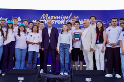 İstanbul Büyükşehir'in Ders Atölyeleri'nde mezuniyet heyecanı