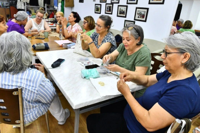İzmir Yaşlanıyor: Ortalama Yaş 40 Sınırına Dayandı