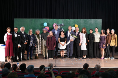 ALBET Şakran Tiyatro Topluluğu Sahneye İlk Çıkışında Alkış Topladı