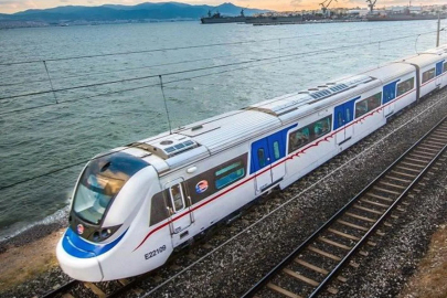 İZBAN'da Kapılar Artık Otomatik Açılmayacak