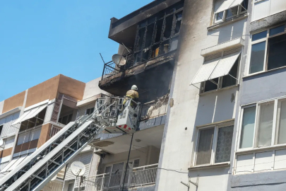 Karabağlar'da apartman yangını: 6 kişi tahliye edildi