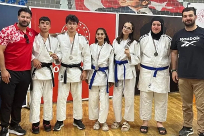 Ağrılı judoculardan yarı final başarısı