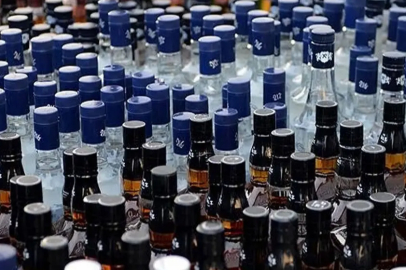 Menderes’te Kaçak Alkol Operasyonu: Bidonlar ve Damıtma Düzenekleri Ele Geçirildi