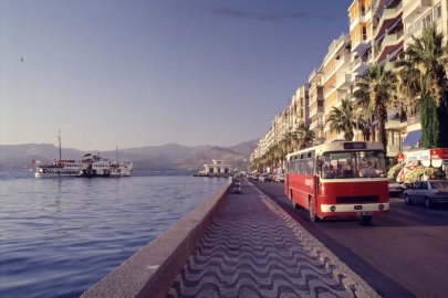 İzmir’in 50 yılı Yusuf Tuvi’nin objektifinden