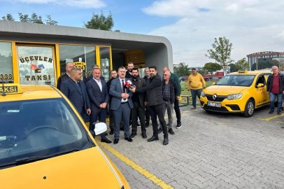 Anahtar Parti Bursa’dan taksi esnafına destek...  Kuralsız taşımacılığa karşıyız