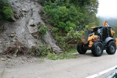 Bursa Osmangazi'de toprak kaymasına hızlı müdahale